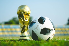 2026世界杯官网-绝境求生，JackeyLove的连败阴影与塞尔维亚队的铁血逆袭